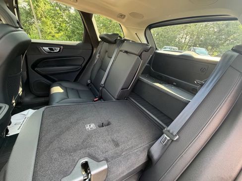 Used 2023 Volvo XC60 B5 Plus w/ Climate Package AWD/4WD image 33