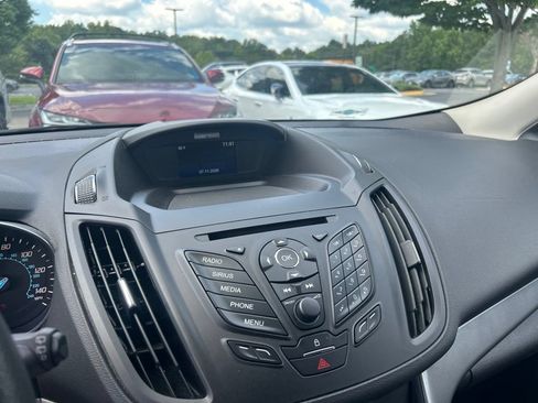 Used 2015 Ford Escape SE AWD/4WD image 7