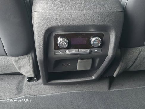 New 2025 GMC Acadia Elevation w/ Elevation Premium Package image 17