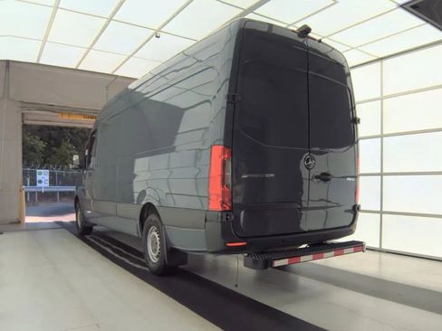 Used 2019 Mercedes-Benz Sprinter 170 image 2