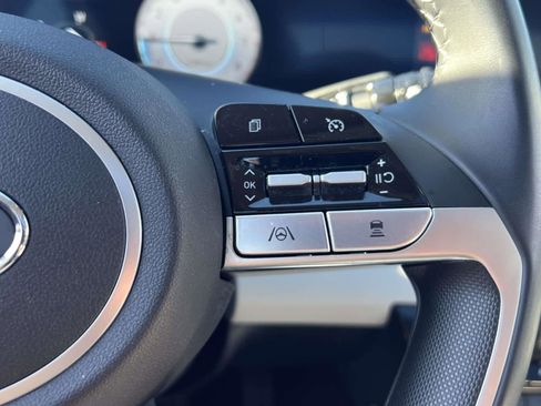 Used 2023 Hyundai Elantra Limited image 22