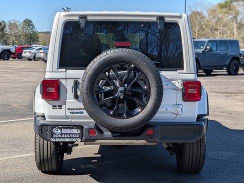 Used 2025 Jeep Wrangler Sahara w/ Safety Group image 8