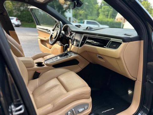 Used 2018 Porsche Macan Sport Edition image 22