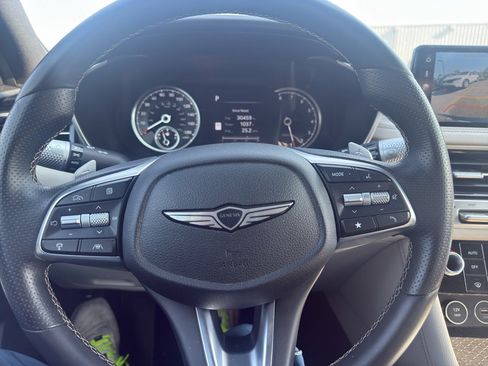 Used 2025 Genesis G70 2.5T image 15