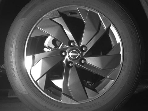 Used 2025 Nissan Rogue SV image 15