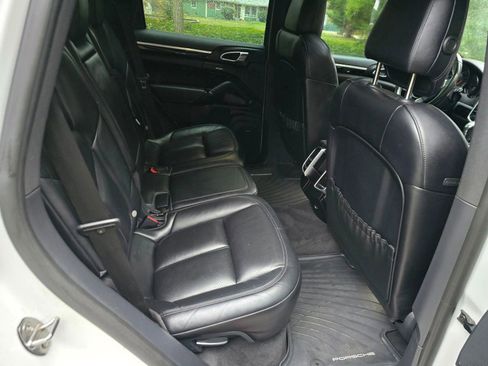 Used 2017 Porsche Cayenne Platinum Edition image 14