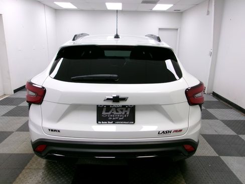 Used 2025 Chevrolet Trax RS w/ Driver Confidence Package FWD image 11