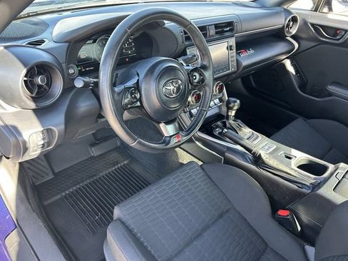 Used 2025 Toyota GR86 w/ ALL Weather Mat Package (TMS) RWD image 19