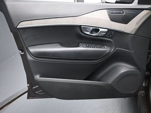 Certified 2023 Volvo XC90 B6 Ultimate w/ Protection Package Premier AWD/4WD image 20