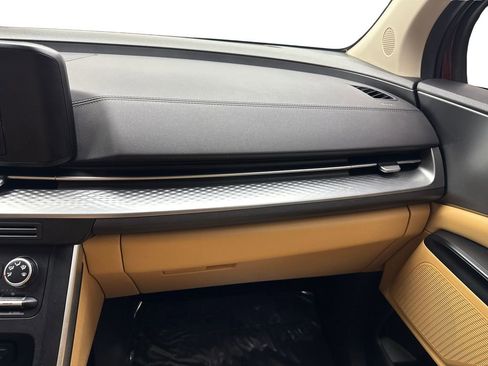 Used 2024 Kia Carnival LX FWD image 58