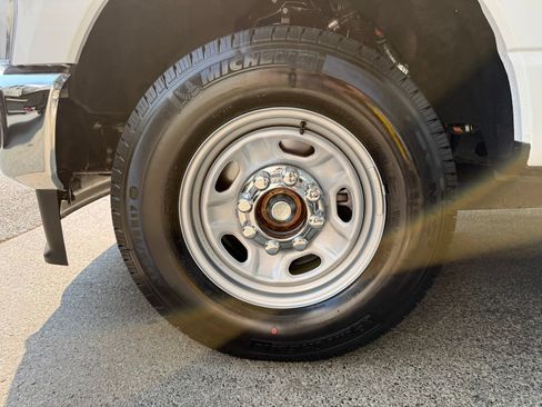 Used 2025 Ford F250 XL w/ XL Chrome Package RWD image 17