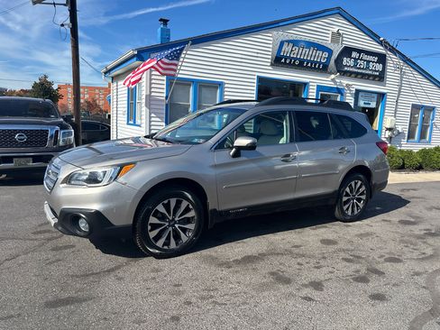 Used 2017 Subaru Outback 2.5i Limited image 2