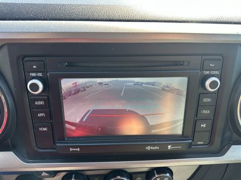 Used 2019 Toyota Tacoma SR5 AWD/4WD image 23
