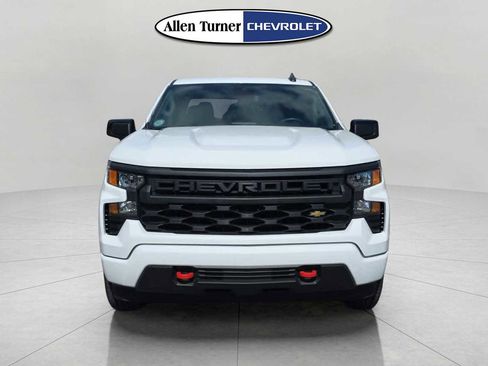 Used 2025 Chevrolet Silverado 1500 Custom image 2