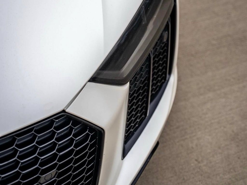 Used 2017 Audi R8 V10 w/ Carbon Exterior Package AWD/4WD image 7