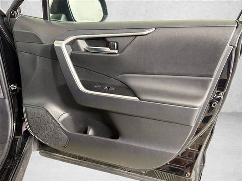 Used 2025 Toyota RAV4 XLE FWD image 14