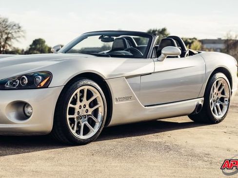 Used 2003 Dodge Viper SRT-10 image 47