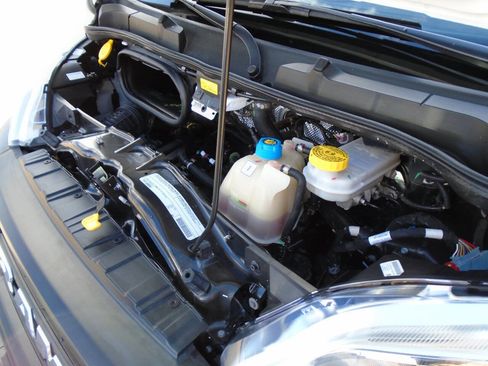 Used 2025 RAM ProMaster 2500 w/ Convenience Group image 19