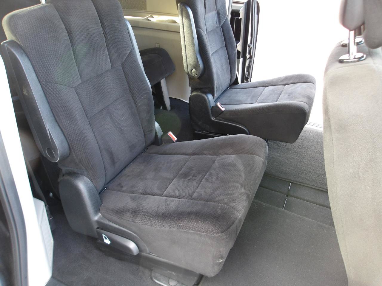 Used 2012 Dodge Grand Caravan SXT FWD image 13