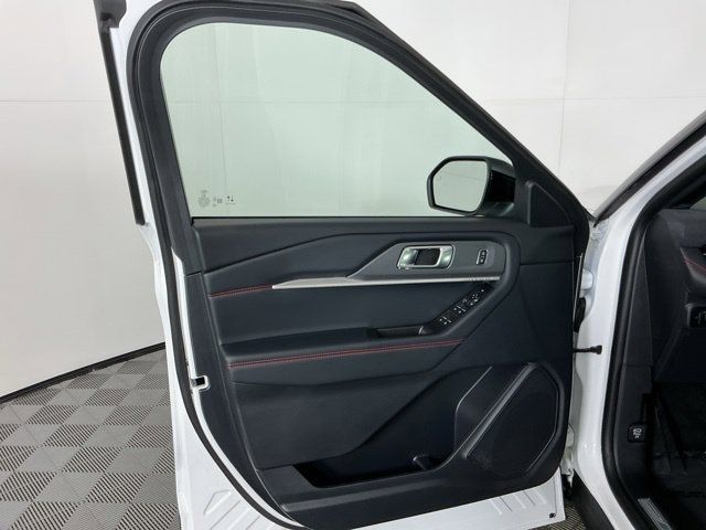 Used 2026 Ford Explorer ST-Line AWD/4WD image 14