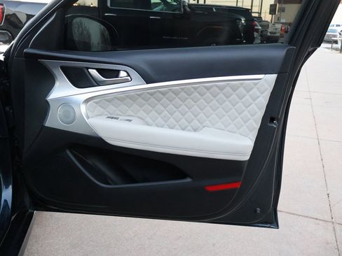 Used 2023 Genesis G70 3.3T w/ Sport Prestige Package image 10