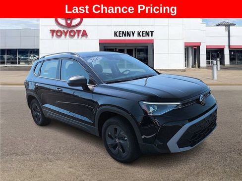 Used 2025 Volkswagen Taos S FWD image 1
