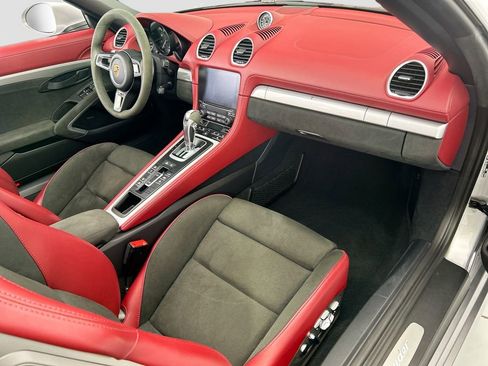 Used 2021 Porsche 718 Boxster Spyder RWD image 15