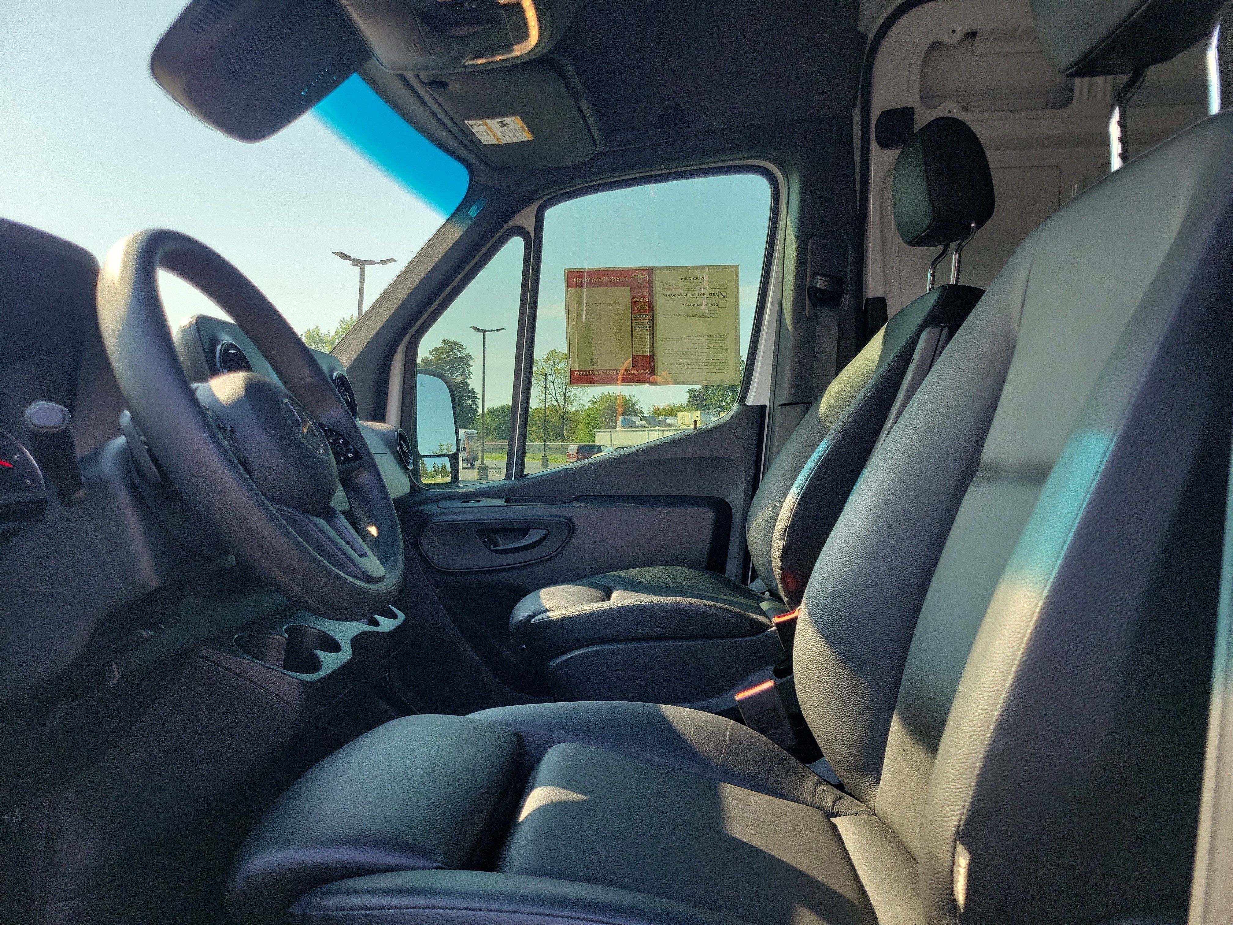 Used 2024 Mercedes-Benz Sprinter 2500 image 17