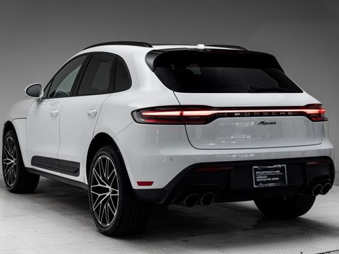 Certified 2026 Porsche Macan AWD/4WD image 3