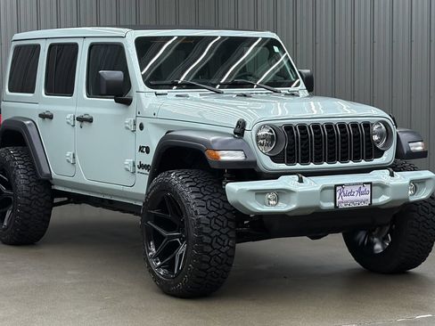 Used 2024 Jeep Wrangler Unlimited Sport AWD/4WD image 7