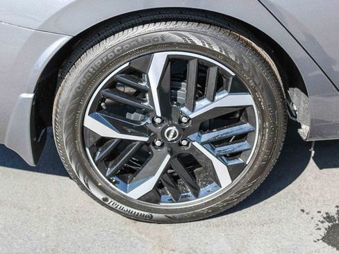 New 2025 Nissan Versa SR w/ Trunk Package image 9