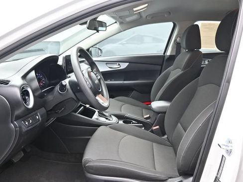 Used 2023 Kia Forte LXS w/ LXS Technology Package FWD image 7