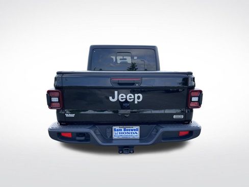 Used 2020 Jeep Gladiator Overland AWD/4WD image 6