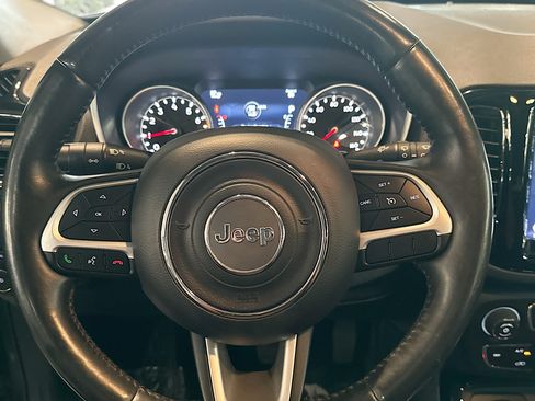 Used 2019 Jeep Compass Limited AWD/4WD image 17