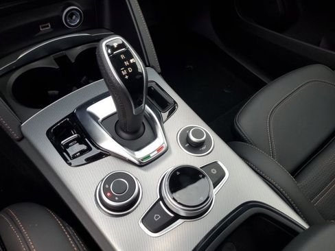 New 2025 Alfa Romeo Stelvio Sprint image 15