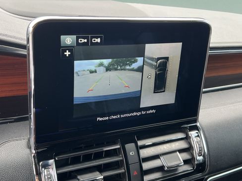 Used 2018 Lincoln Navigator Reserve w/ Technology Package AWD/4WD image 17