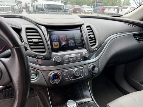 Used 2019 Chevrolet Impala LT image 19