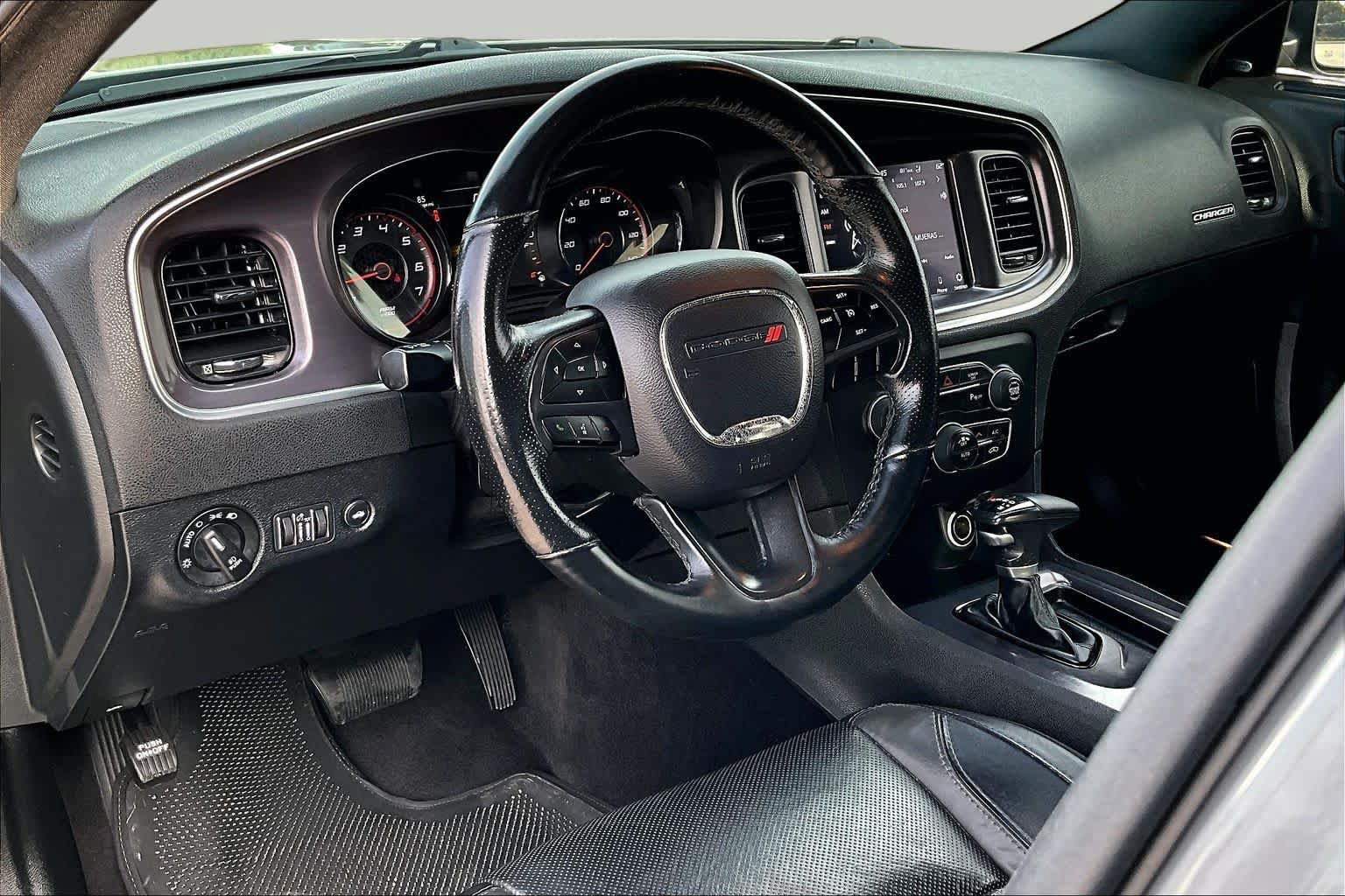 Used 2018 Dodge Charger SXT Plus w/ Quick Order Package 29J RWD image 17