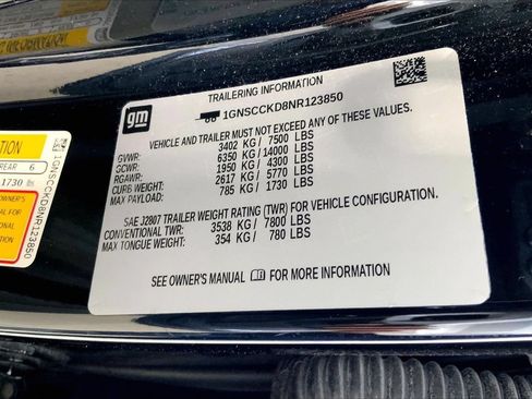 Used 2022 Chevrolet Suburban LT RWD image 8