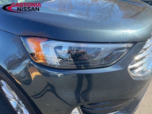 Used 2022 Ford Edge Titanium image 26