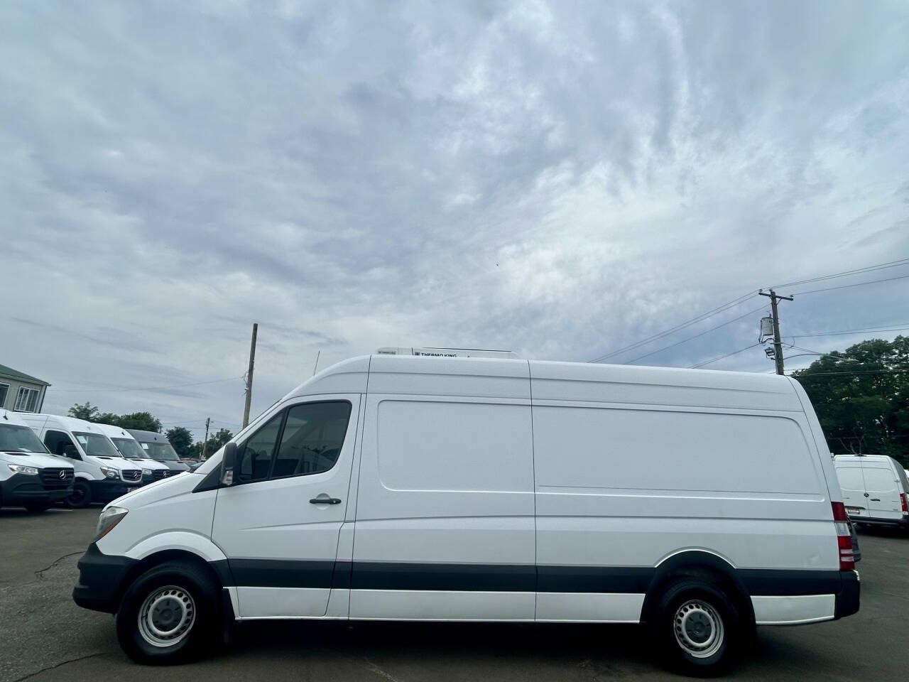 Used 2017 Mercedes-Benz Sprinter 2500 image 2