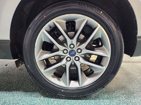 Used 2017 Ford Edge Titanium w/ Equipment Group 302A image 11