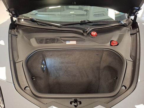 Used 2024 Chevrolet Corvette Stingray Preferred Cpe w/ Z51 Performance Package RWD image 27