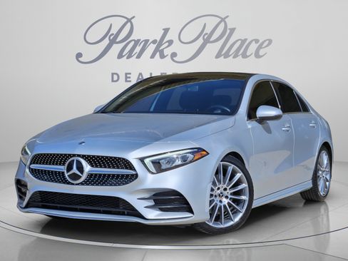 Used 2022 Mercedes-Benz A 220 image 1