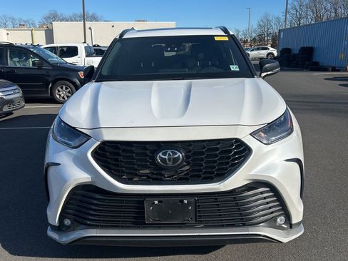 Used 2023 Toyota Highlander XSE image 4