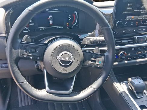 Used 2025 Nissan Pathfinder Platinum AWD/4WD image 20