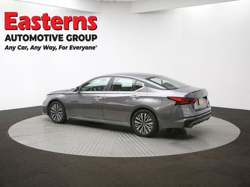 Used 2024 Nissan Altima 2.5 SV w/ SV Premium Package image 61