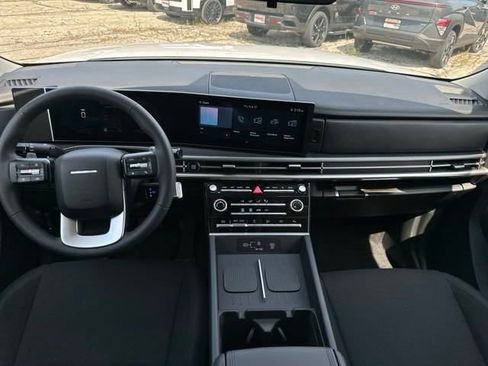 New 2025 Hyundai Santa Fe SE image 10
