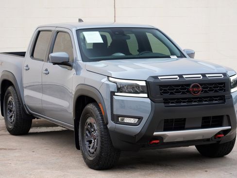 Used 2026 Nissan Frontier Pro-X w/ Pro-X Convenience Package RWD image 50
