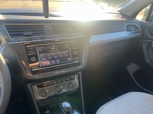 Used 2022 Volkswagen Tiguan S image 18